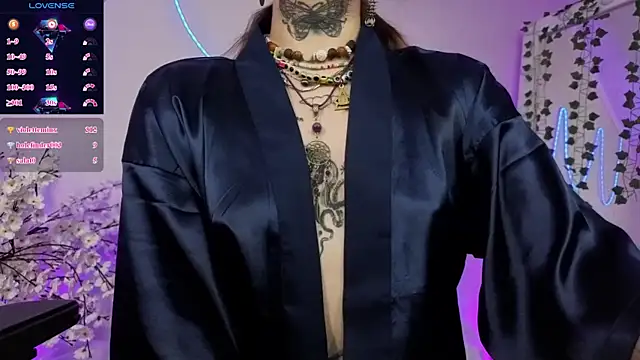 Lappyloo live sex cam