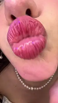 Emily-hottson live sex cam