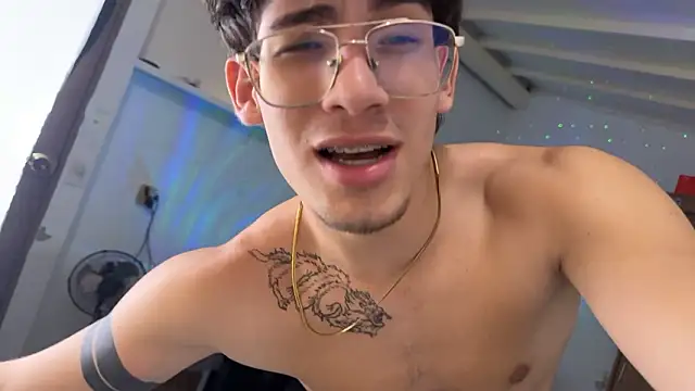 Kisan_Smith live sex cam