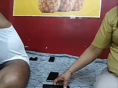 Lovelycouple25's cam snapshot