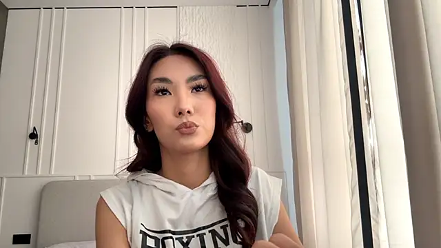 ElenorSaggese's cam snapshot