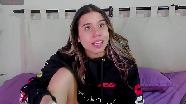 Rachell_criss's cam snapshot