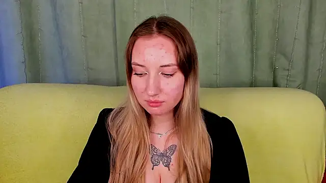 JollyBlondy's cam snapshot