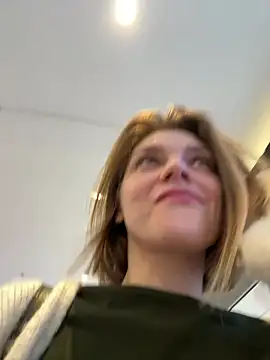 ValenciaShock live sex cam