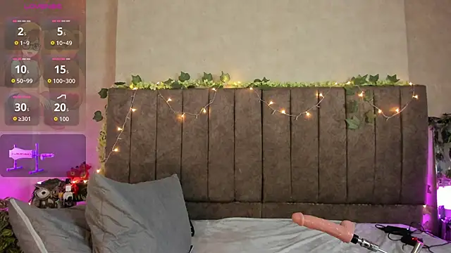 LanaMills_'s cam snapshot