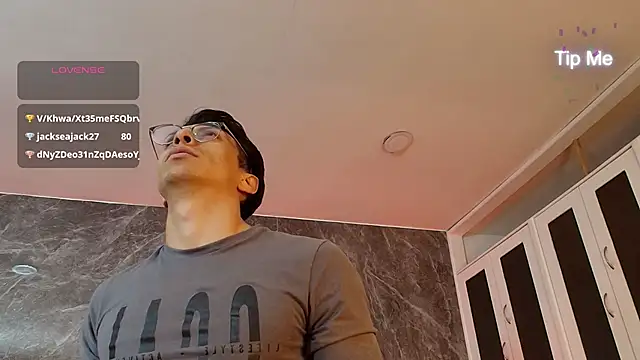 ApoloCruz live sex cam