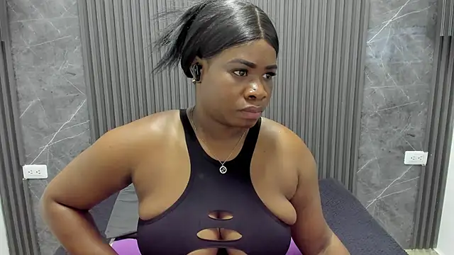 SaraiEvans live sex cam