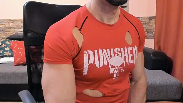 HotHunkTrainer live sex cam