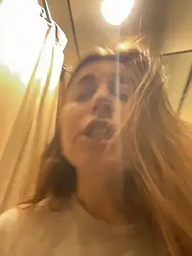 kate_nicepops999114's cam snapshot