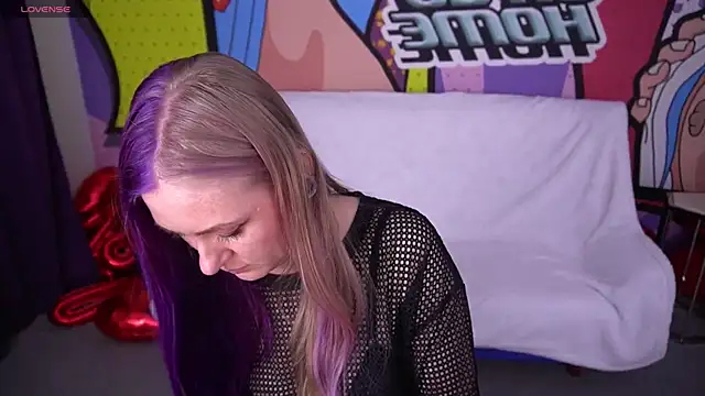 DramaQuenns's cam snapshot