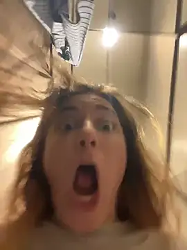 kate_nicepops999114's cam snapshot