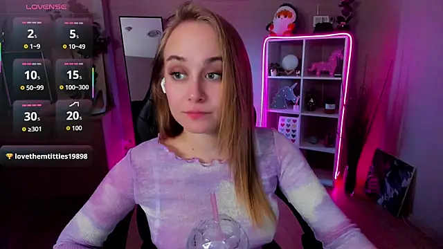 LianaBright's cam snapshot