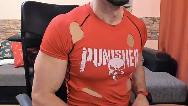 HotHunkTrainer live sex cam