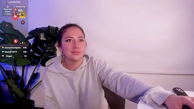 Nicolle_Evanss_'s cam snapshot