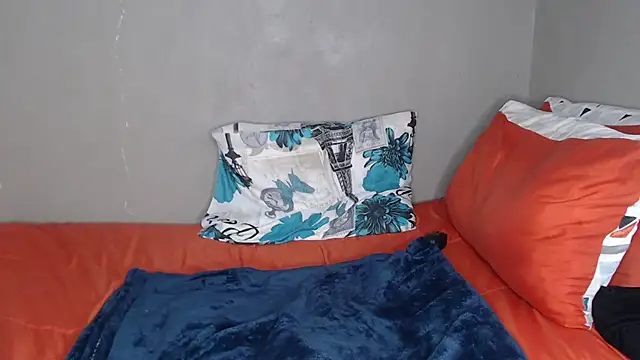 Lunalee's cam snapshot