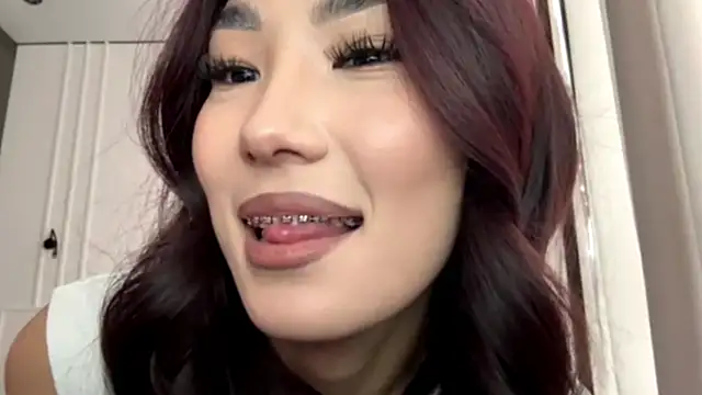 ElenorSaggese's cam snapshot