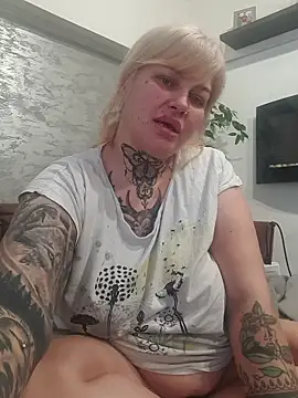 CurvyyAnna's cam snapshot