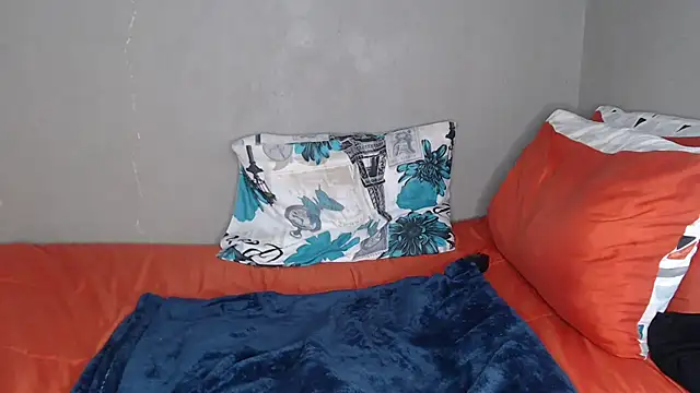 Lunalee's cam snapshot