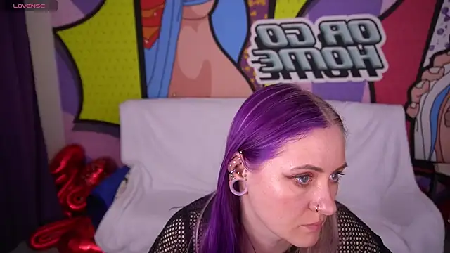 DramaQuenns's cam snapshot