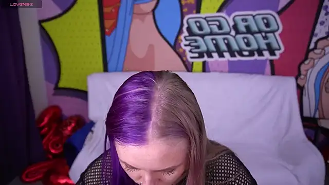 DramaQuenns's cam snapshot