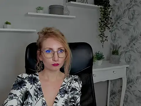 CinderellaMoon's cam snapshot