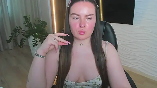 Mia_Milkvey's cam snapshot