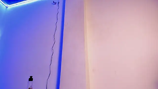 abbiecollins_js's cam snapshot