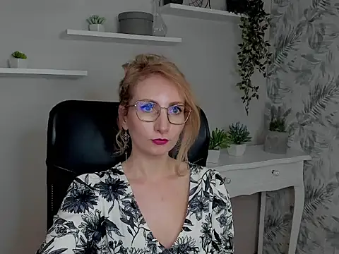 CinderellaMoon live sex cam