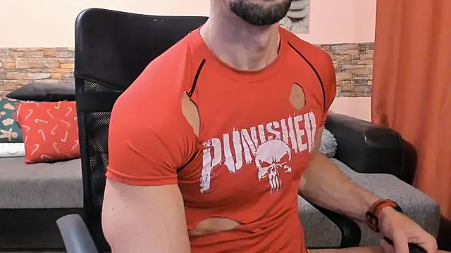 HotHunkTrainer's cam snapshot