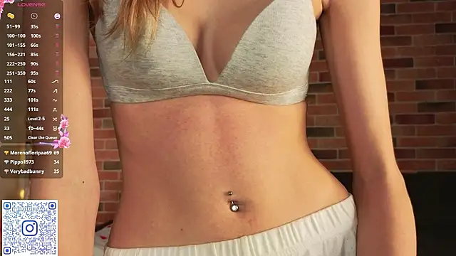 VelvetRisque live sex cam