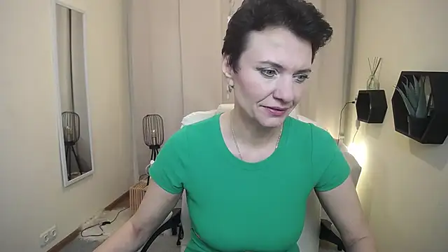 AvaSaturnian live sex cam