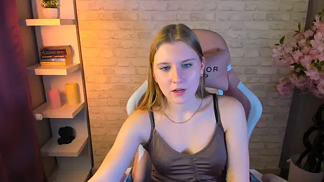 Caroline_Desire_'s cam snapshot