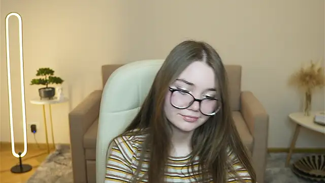 EdythOrwin's cam snapshot