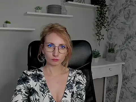 CinderellaMoon's cam snapshot