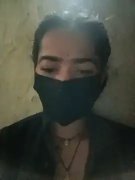 Sunali_Bendre live sex cam