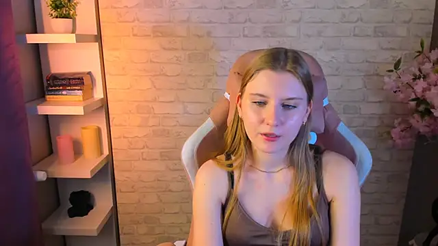 Caroline_Desire_'s cam snapshot