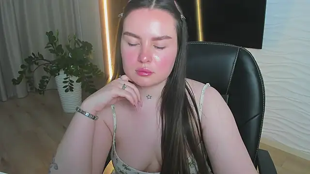 Mia_Milkvey's cam snapshot