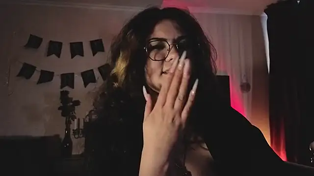 Laura_Karamazov live sex cam