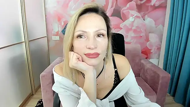 AlinaMoor's cam snapshot