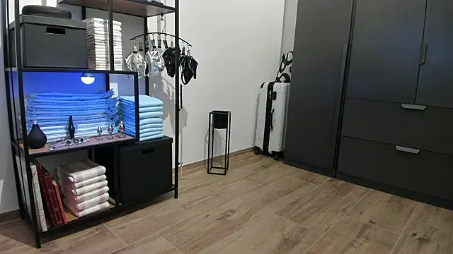 molicaremolicare's cam snapshot