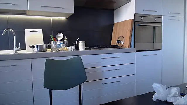 theitalianbear live sex cam