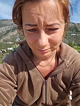 AngelaDesires live sex cam