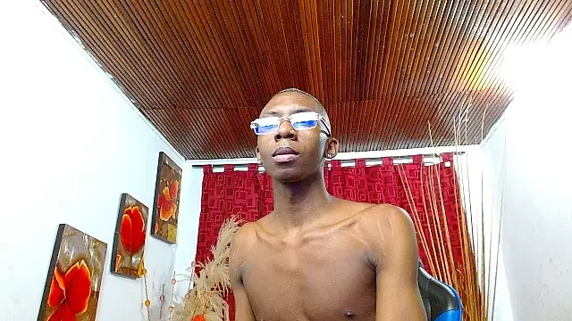 milo018's cam snapshot