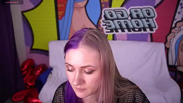 DramaQuenns's cam snapshot