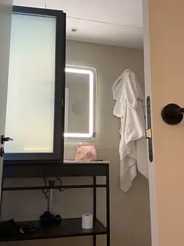 MelaFoxx live sex cam