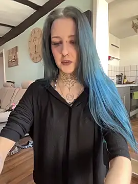 BlueVelvetBat's cam snapshot