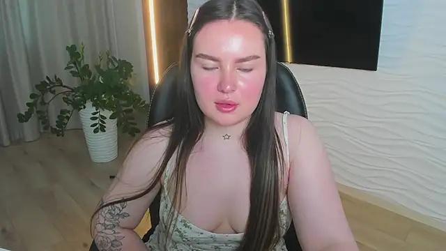 Mia_Milkvey's cam snapshot