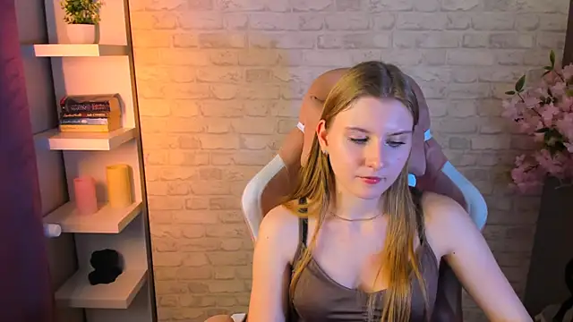 Caroline_Desire_'s cam snapshot