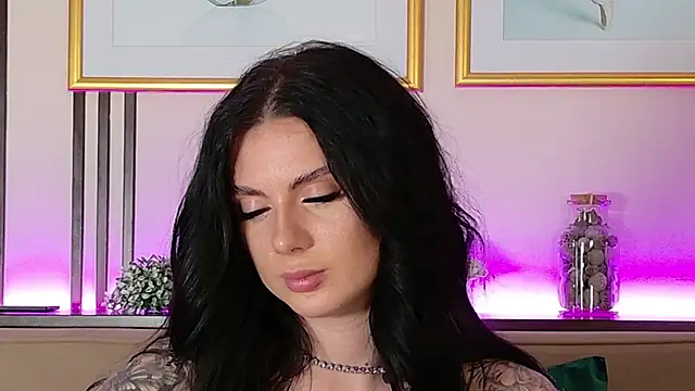 CarolinePrescott live sex cam