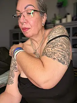 dieseldame1313 live sex cam